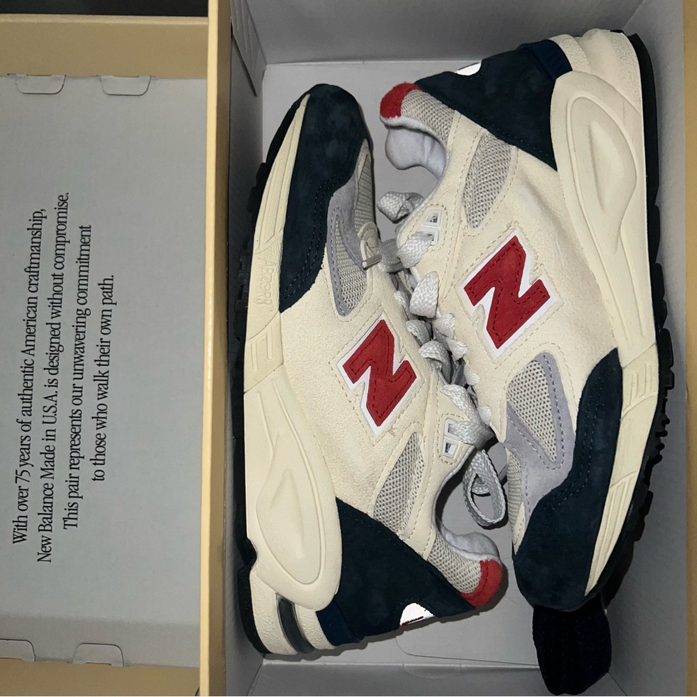 •SOLD• New balance 990 v6